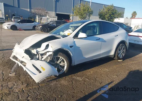 2022 Tesla Model Y Long Range Dual Motor All-Wheel Drive from USA, damaged, VIN 7SAYGDEE5NF487380